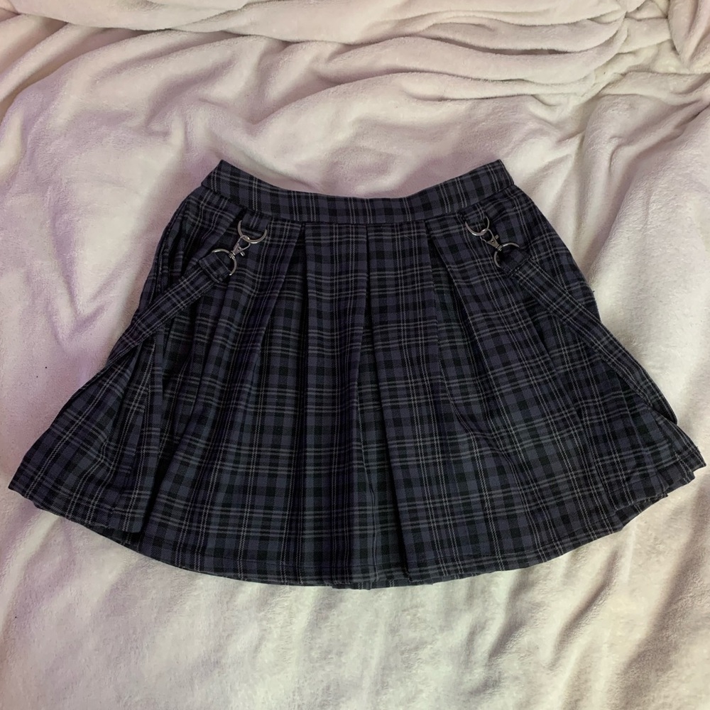 Hot Topic grey plaid pleated skirt